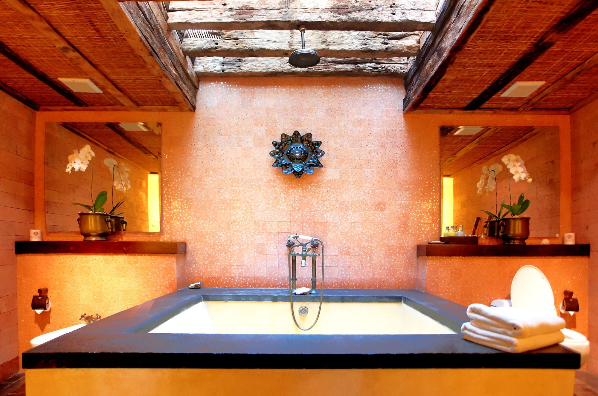 The Sandi Phala Beach Resort And Ma Joly Restaurant Kuta Lombok Exterior foto